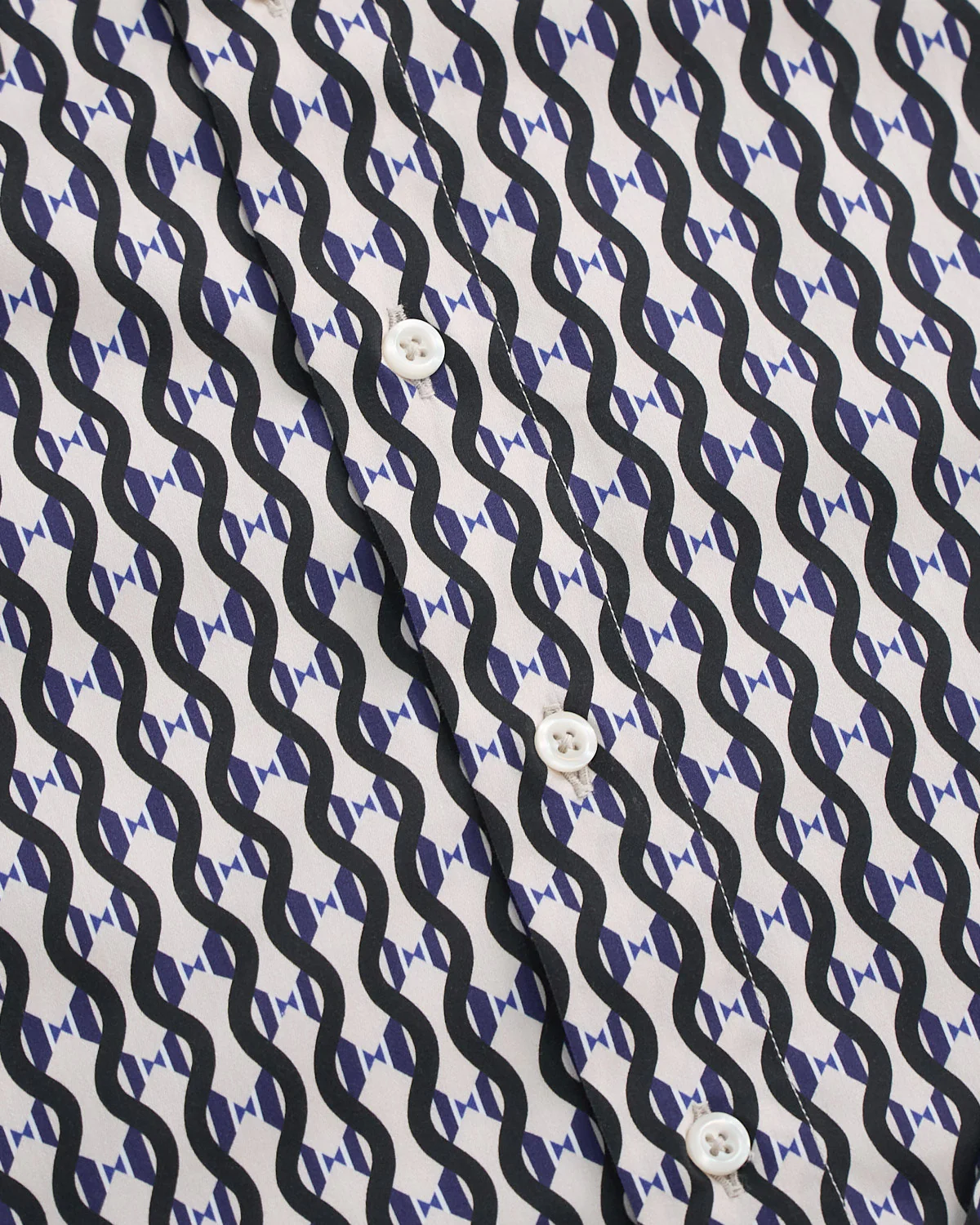 Wavy Geometric Print Cotton Short Sleeve Shirt - Image 6