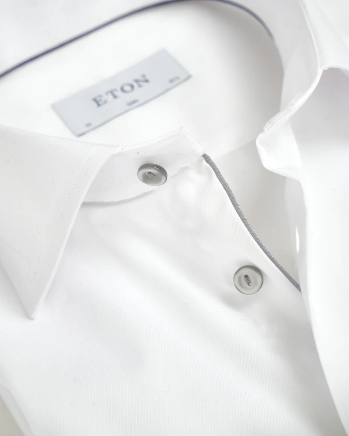 Signature White Twill Slim Shirt With Grey Buttons - Image 4