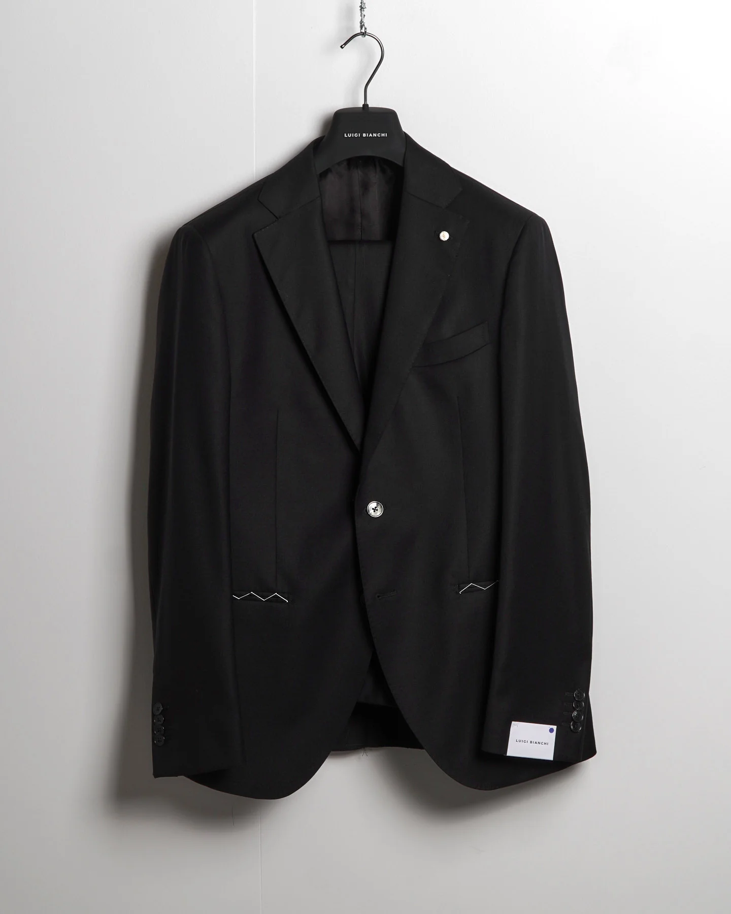 Mantua Super 130S Black All Season Solid Wool Suit - Image 8
