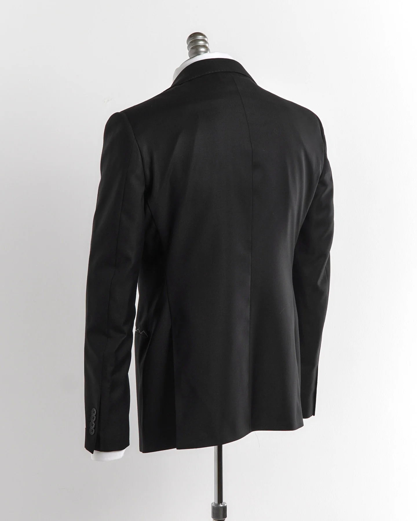 Mantua Super 130S Black All Season Solid Wool Suit - Image 9