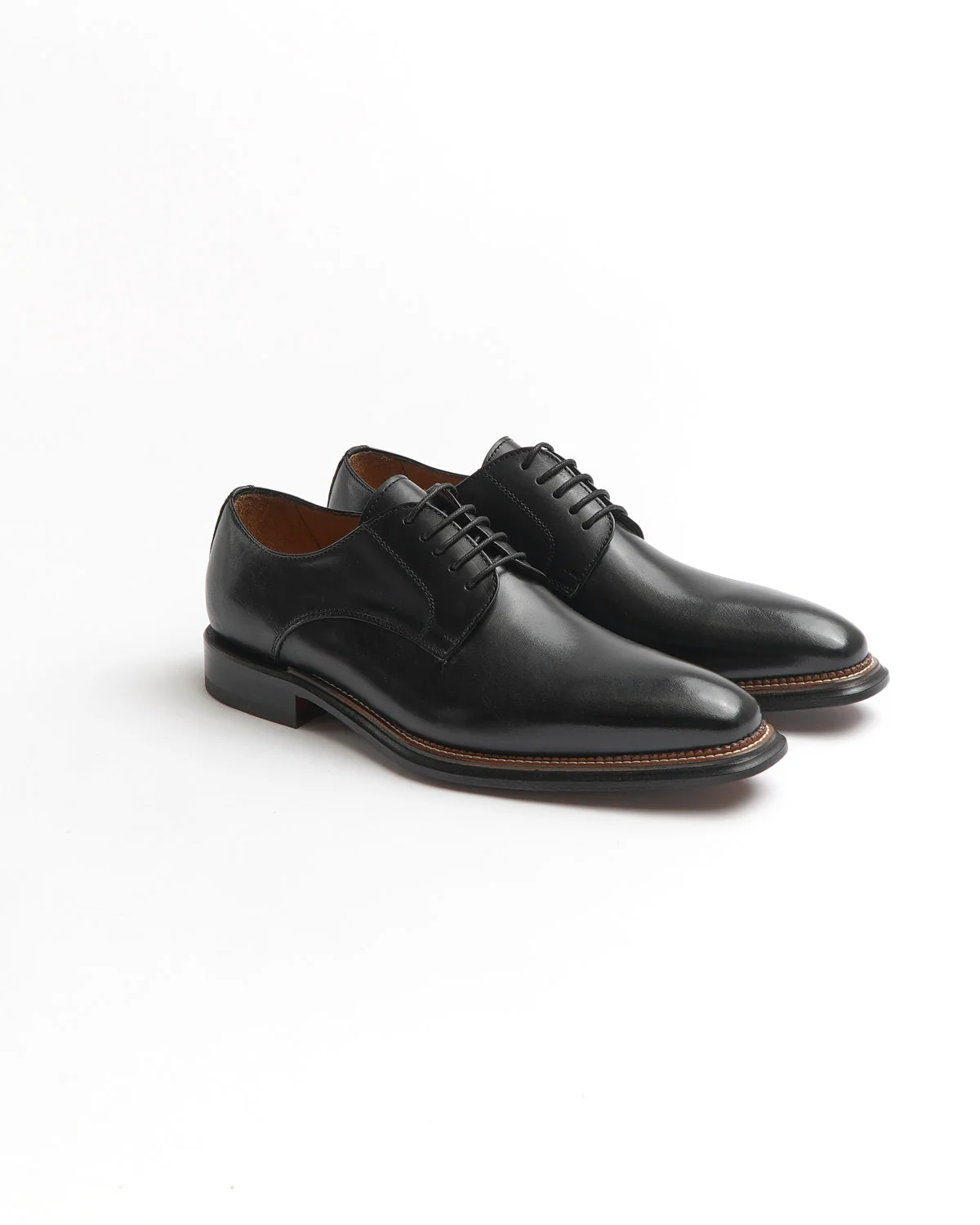 Black Chiseled Toe Derby Dress Shoe - Image 3